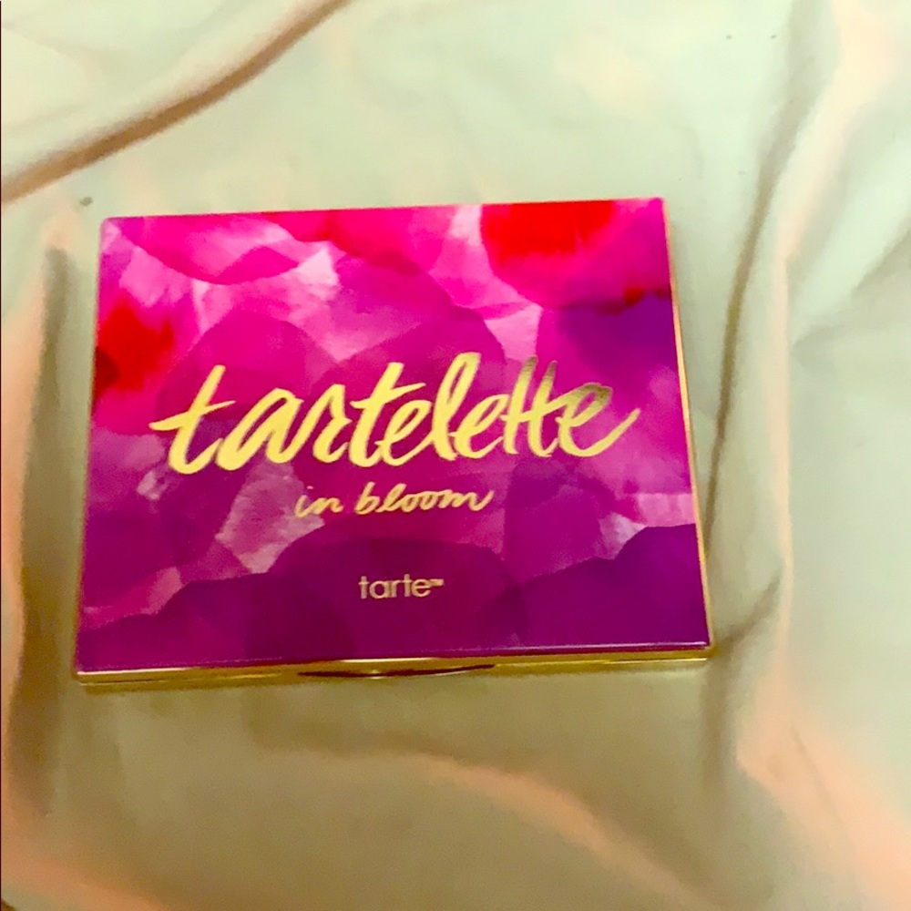 Tartelette in bloom eyeshadow palette by tarte